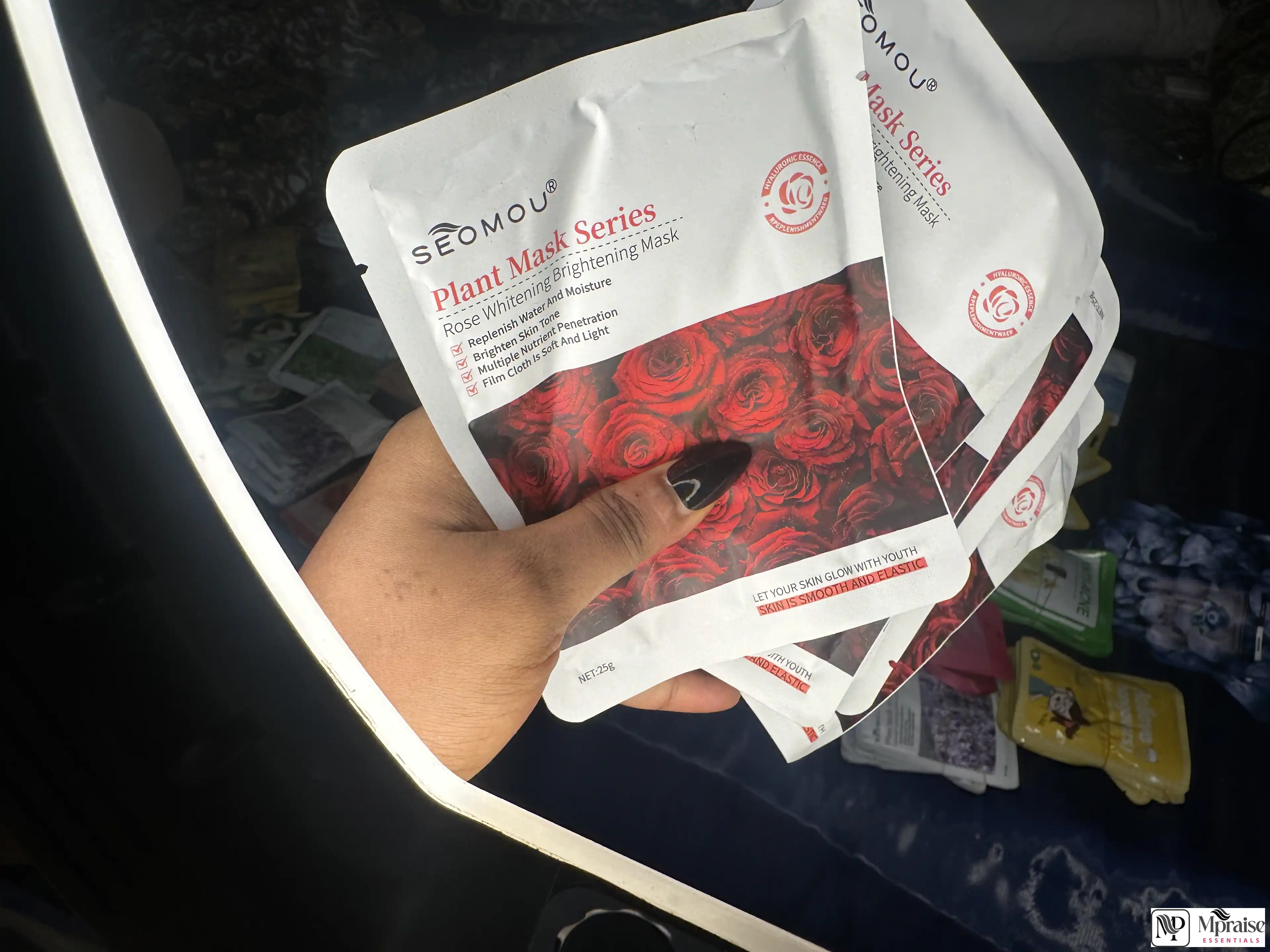 Moisturizing and hydrating face sheet