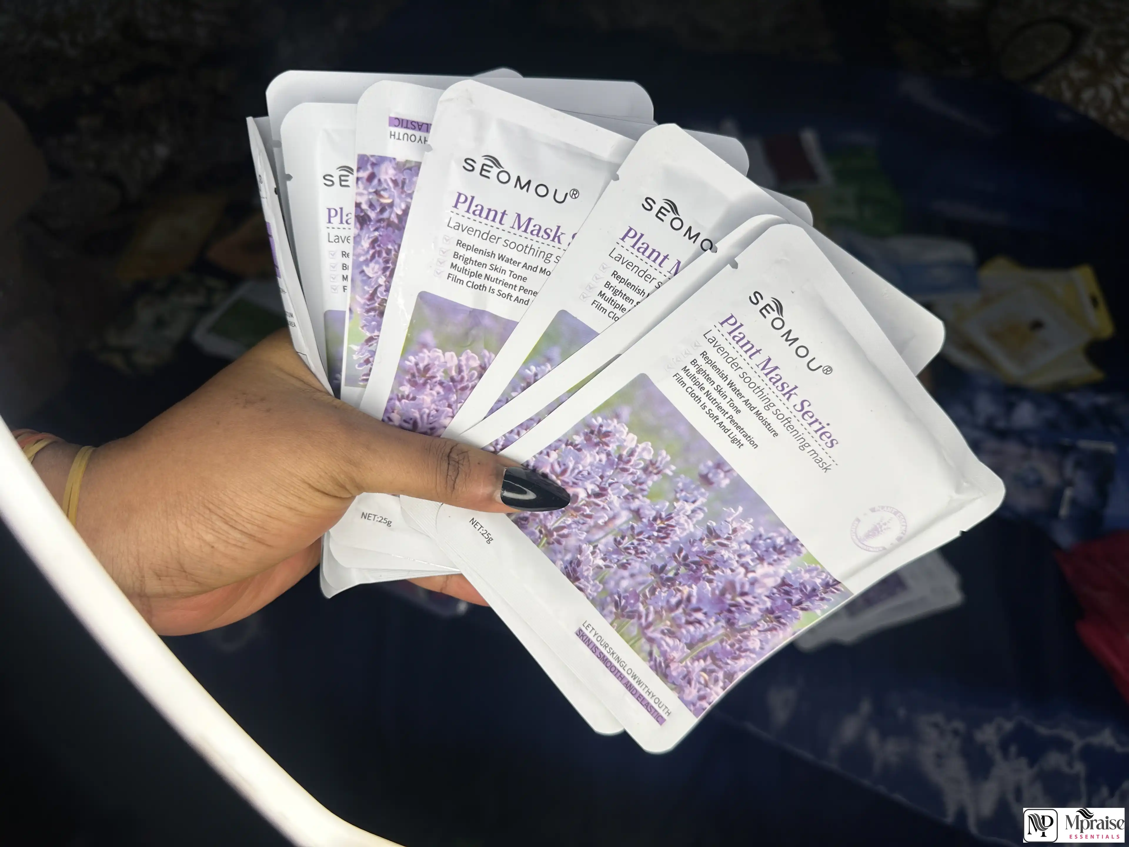 Moisturizing and hydrating face sheet