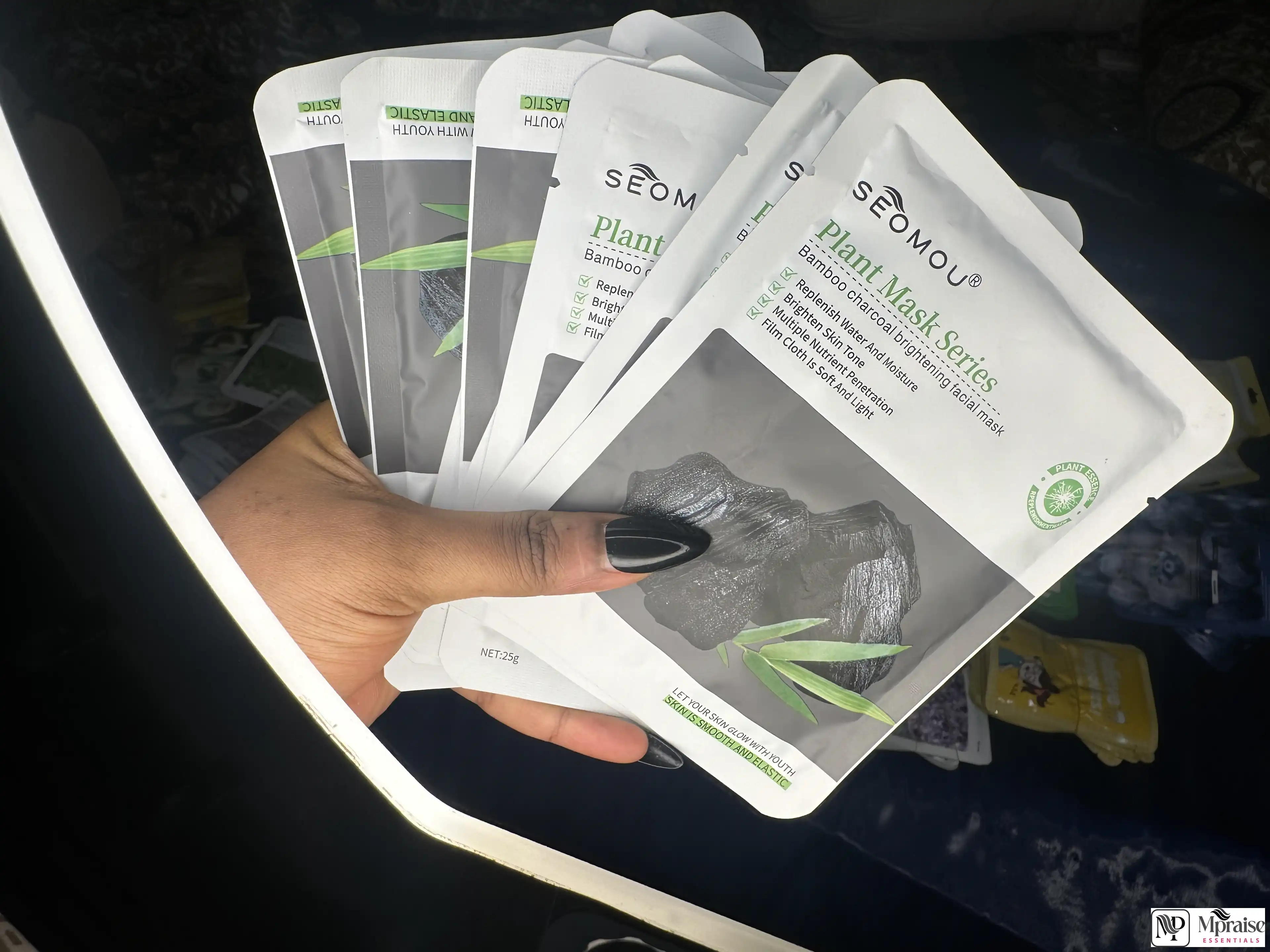 Moisturizing and hydrating face sheet