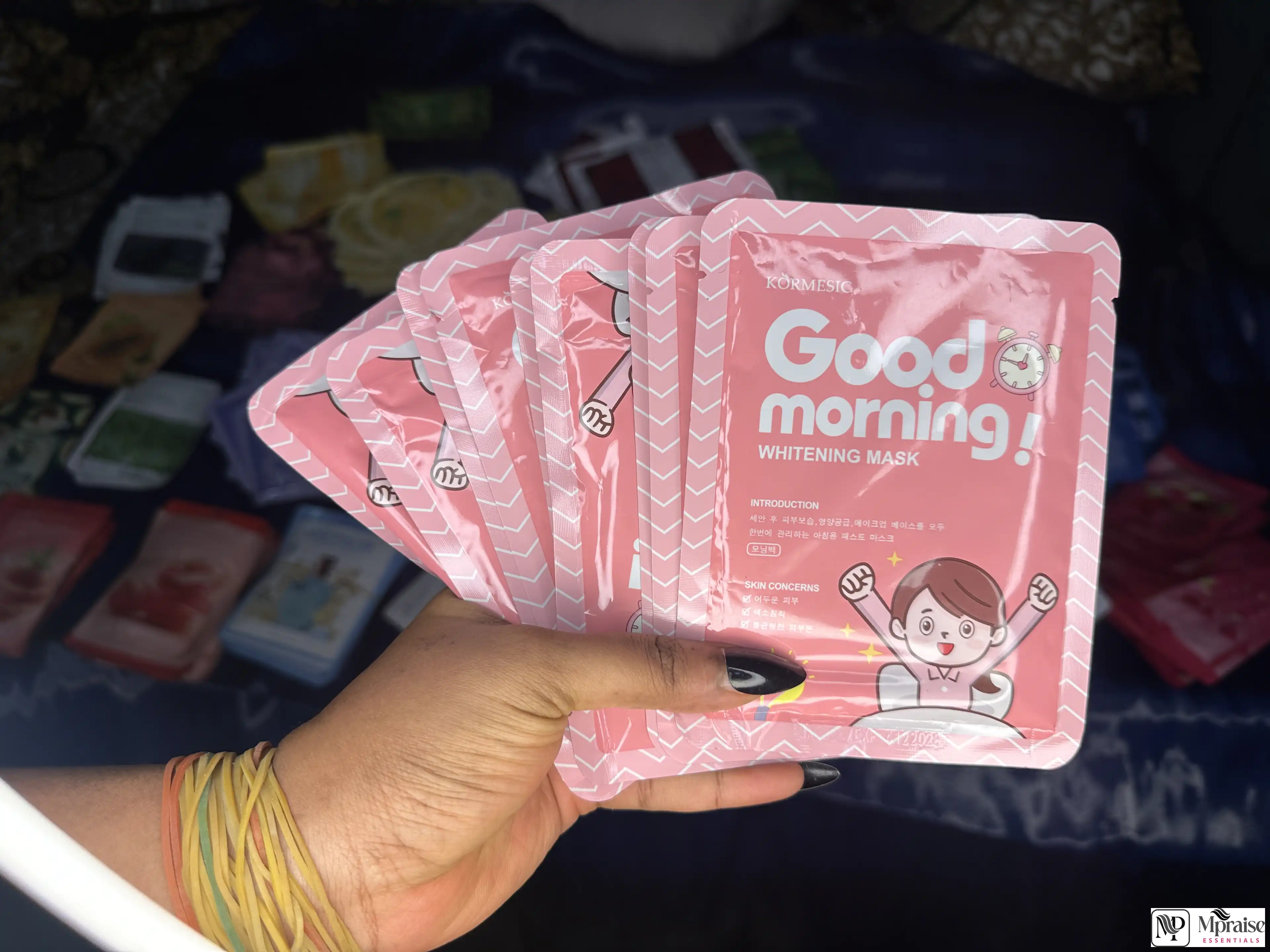 Moisturizing and hydrating face sheet