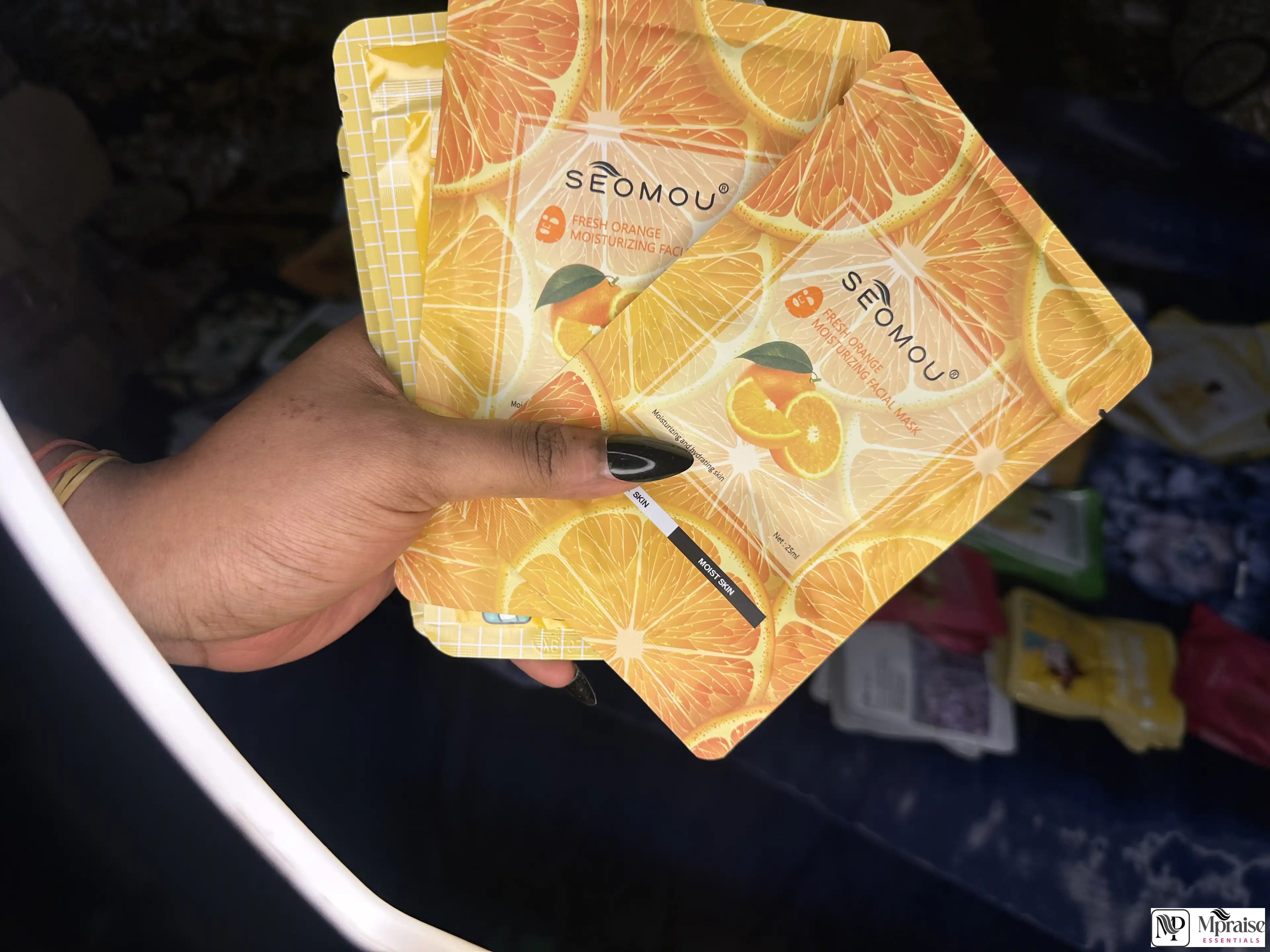 Moisturizing and hydrating face sheet