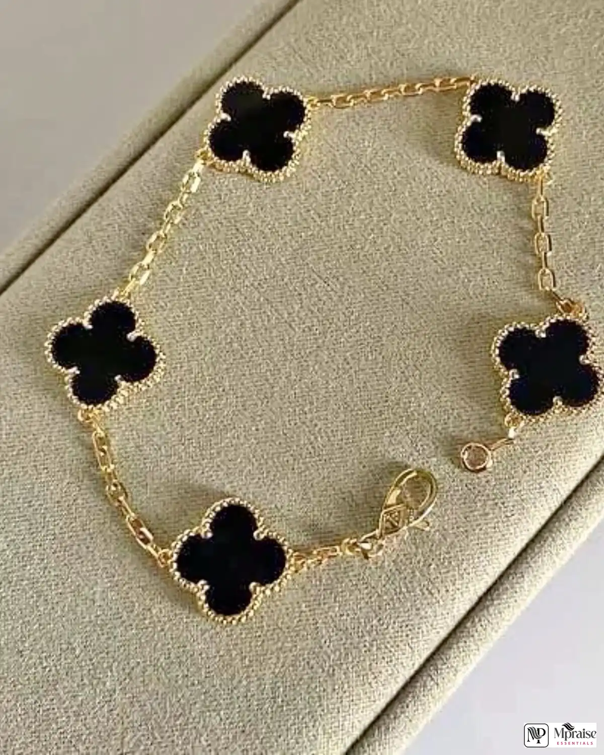 Luxury Van Cleef Clover Bracelet