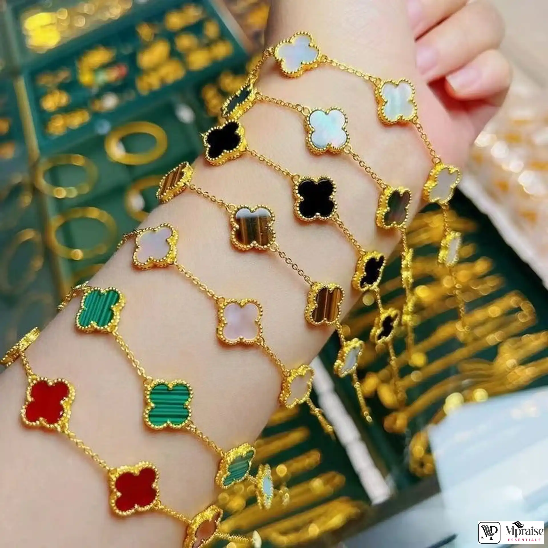 Luxury Van Cleef Clover Bracelet