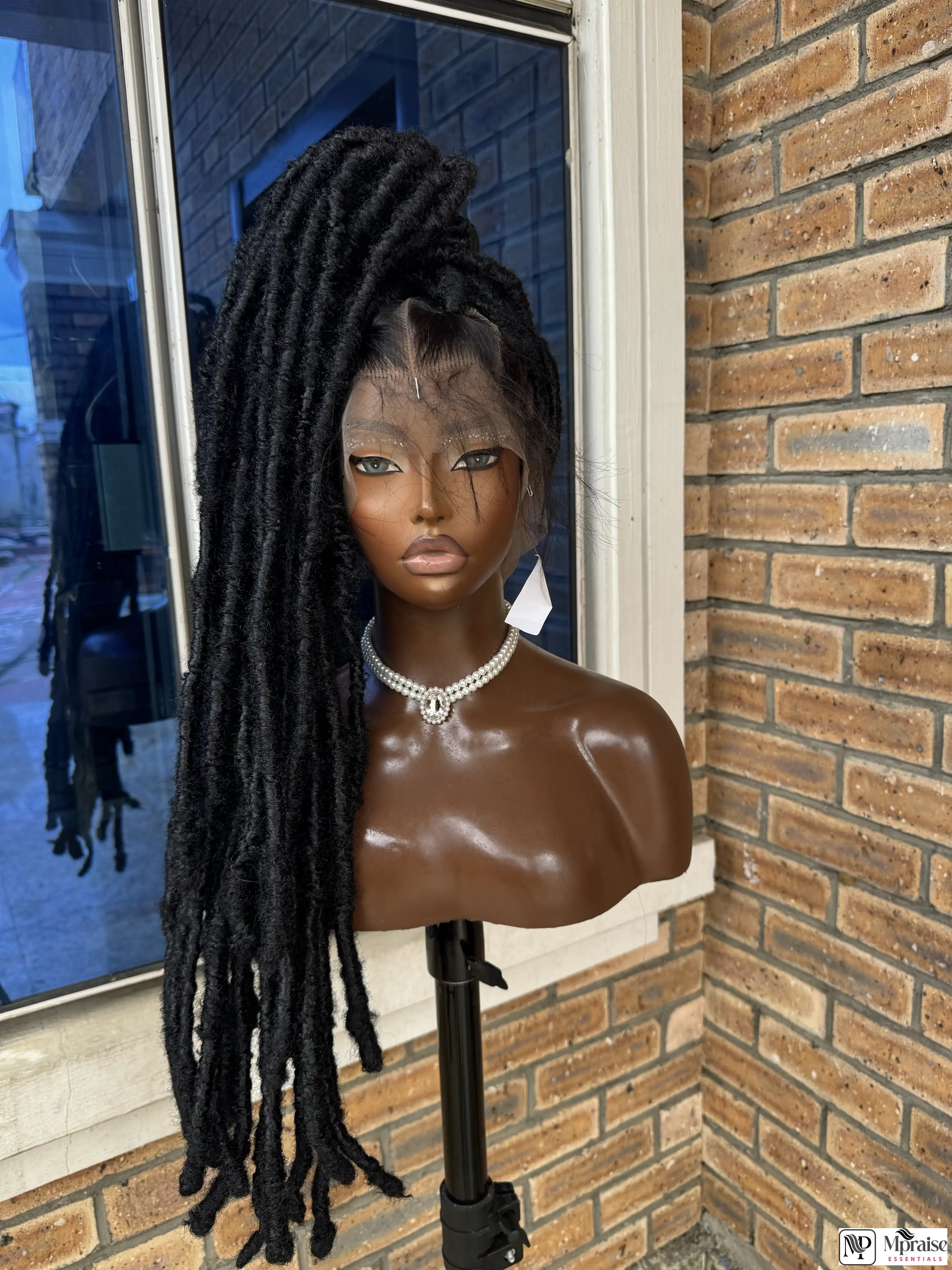 Blunt tips mambo locs