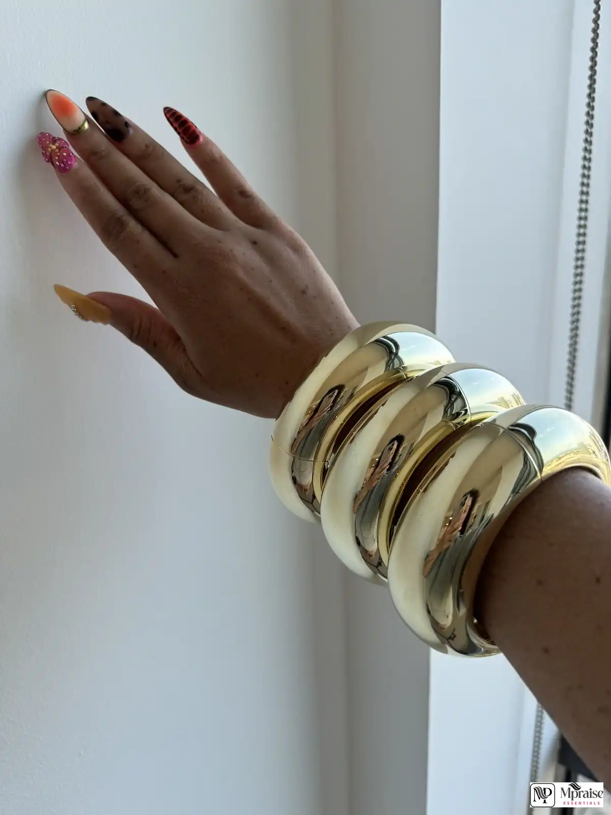 Round chunky bangles